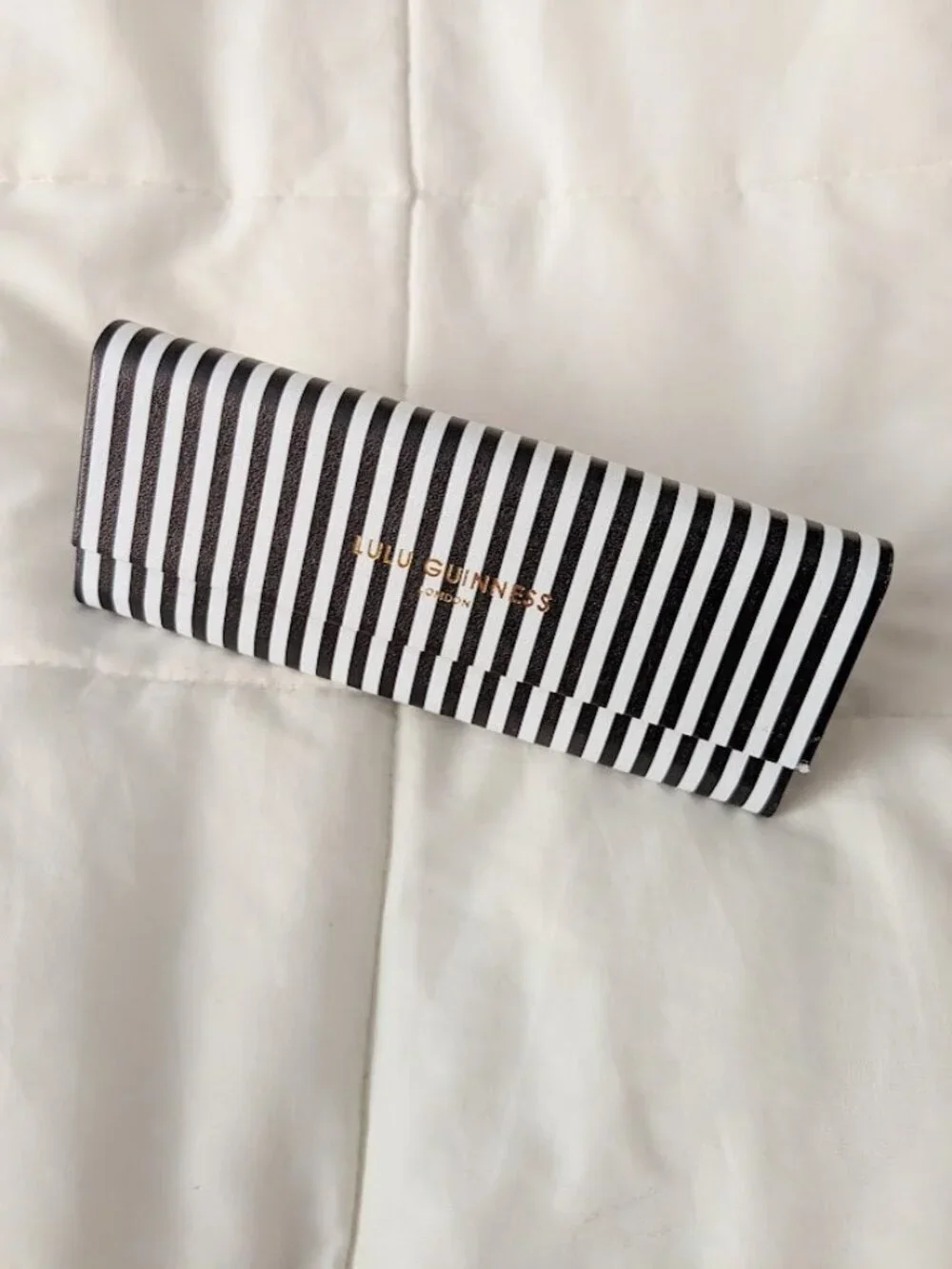 Lulu Guinness Magnetic Trifold Eyewear Case Sunglasses Eye Glasses Striped NWOT